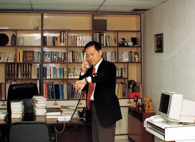 在水贝办公室(万科1993-2001在此办公).