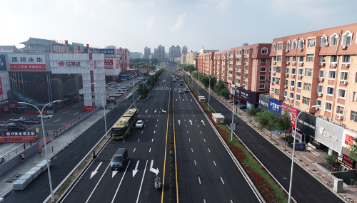哈尔滨市红旗大街道路更新改造东直路至先锋路段完工通车