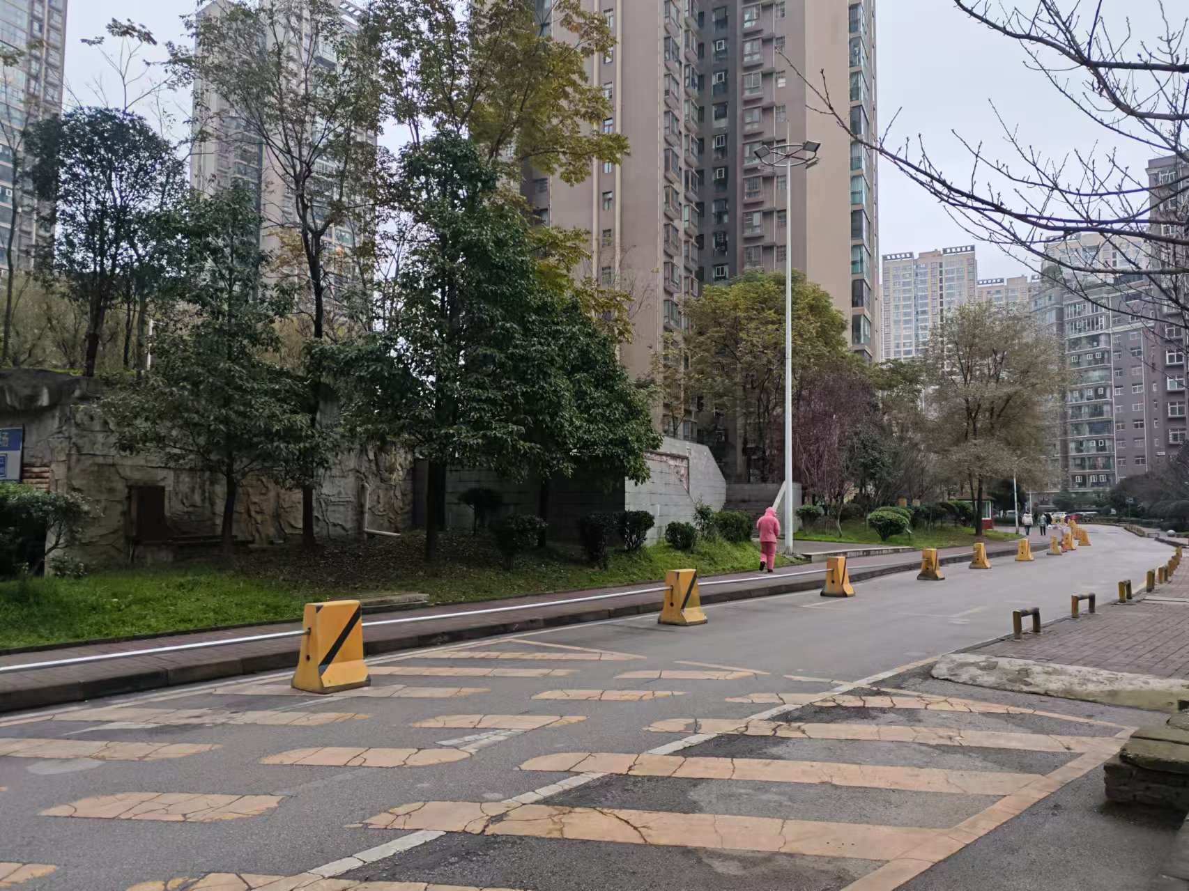 六盘水帝都新城改造后的消防通道.jpg