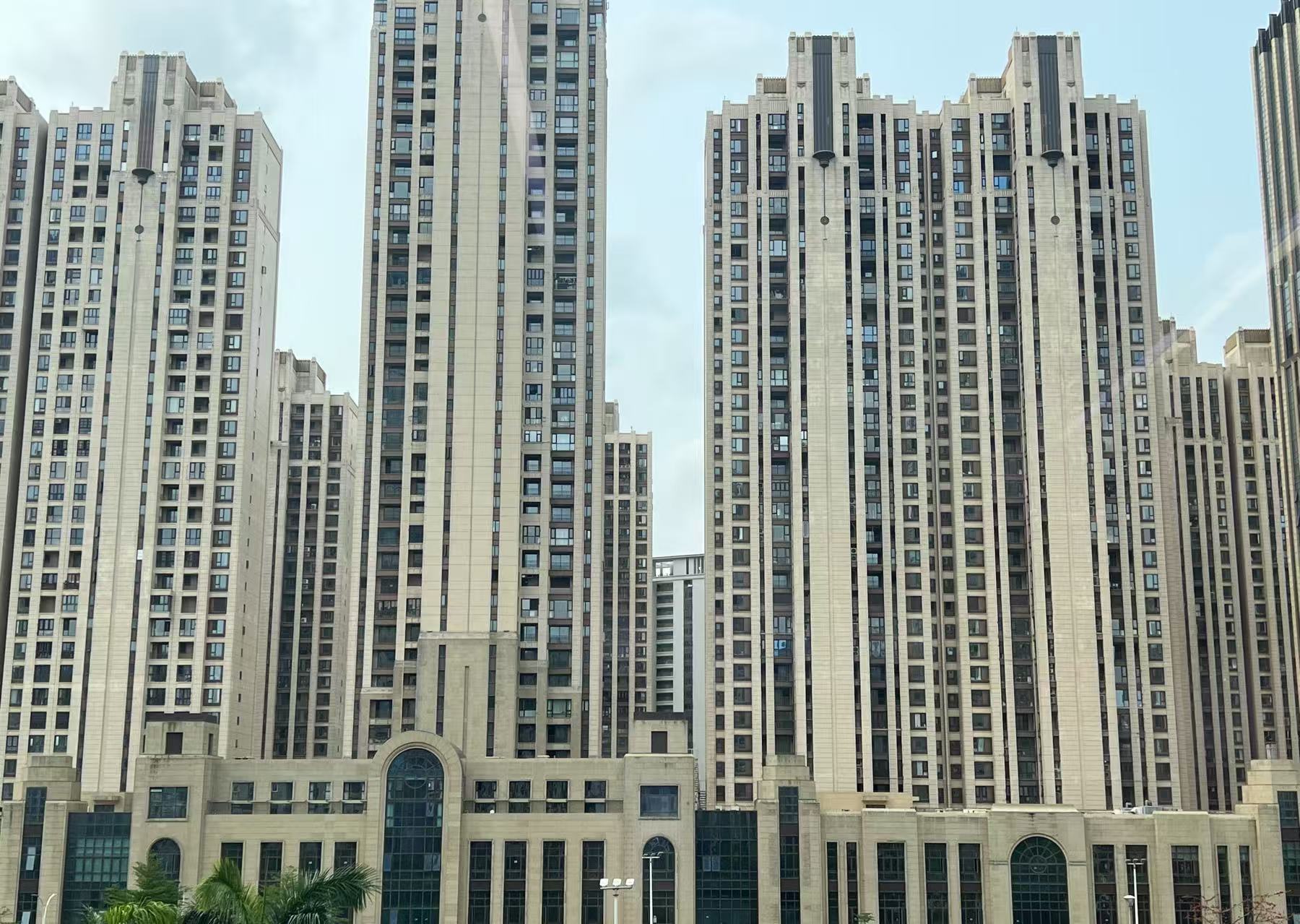 早期海航在大英山老机场片区开发的项目。 陈标志 摄.jpg