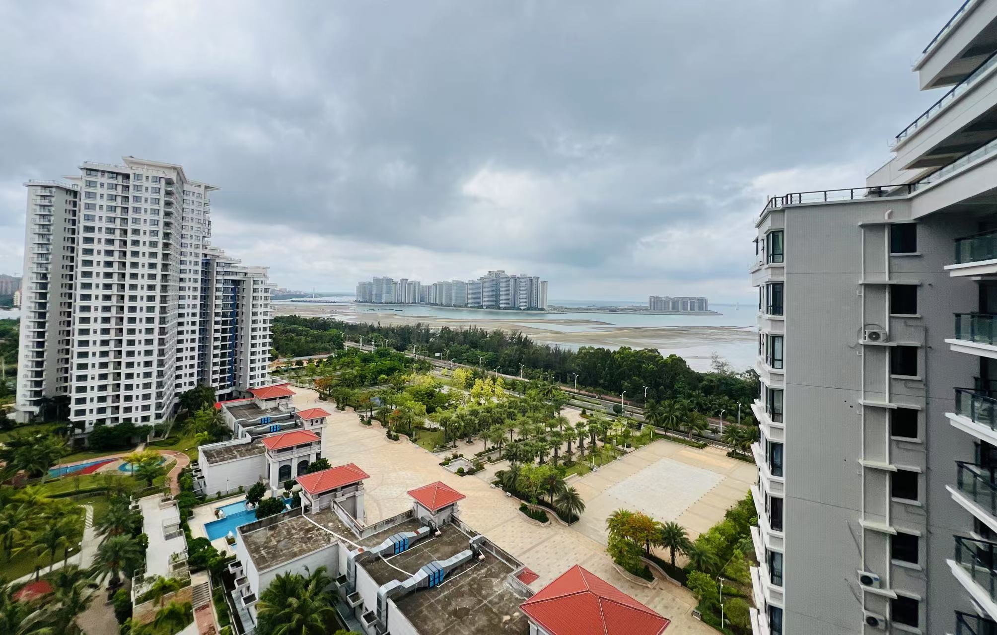 儋州市白马井一带房地产开发。陈标志摄.jpg