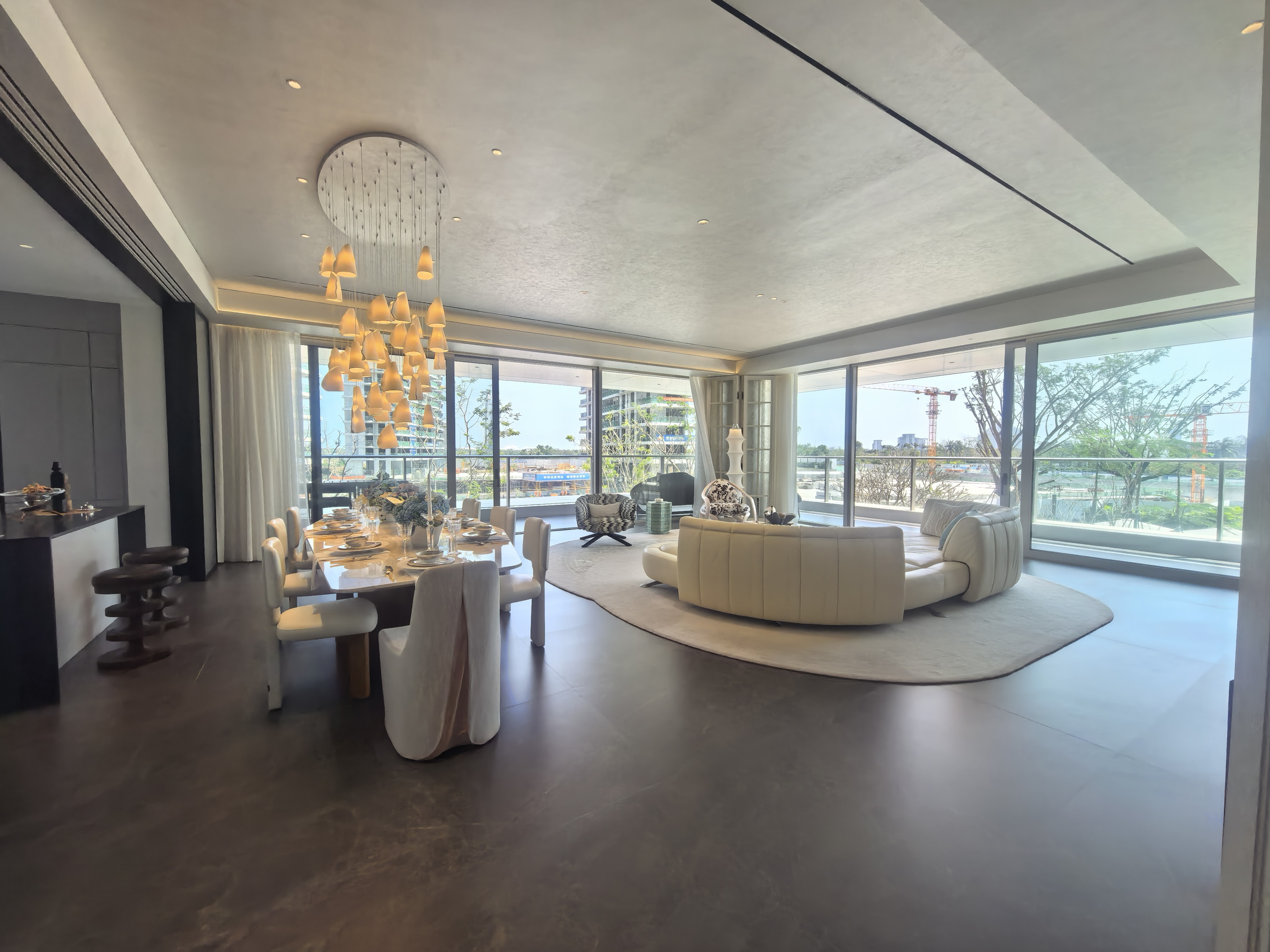 一豪宅项目的宽敞客厅。陈标志 摄.jpg 一豪宅项目的宽敞客厅。陈标志 摄.jpg