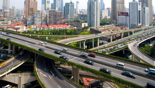 建成后将进一步加强东岸城区快速路网连通性.