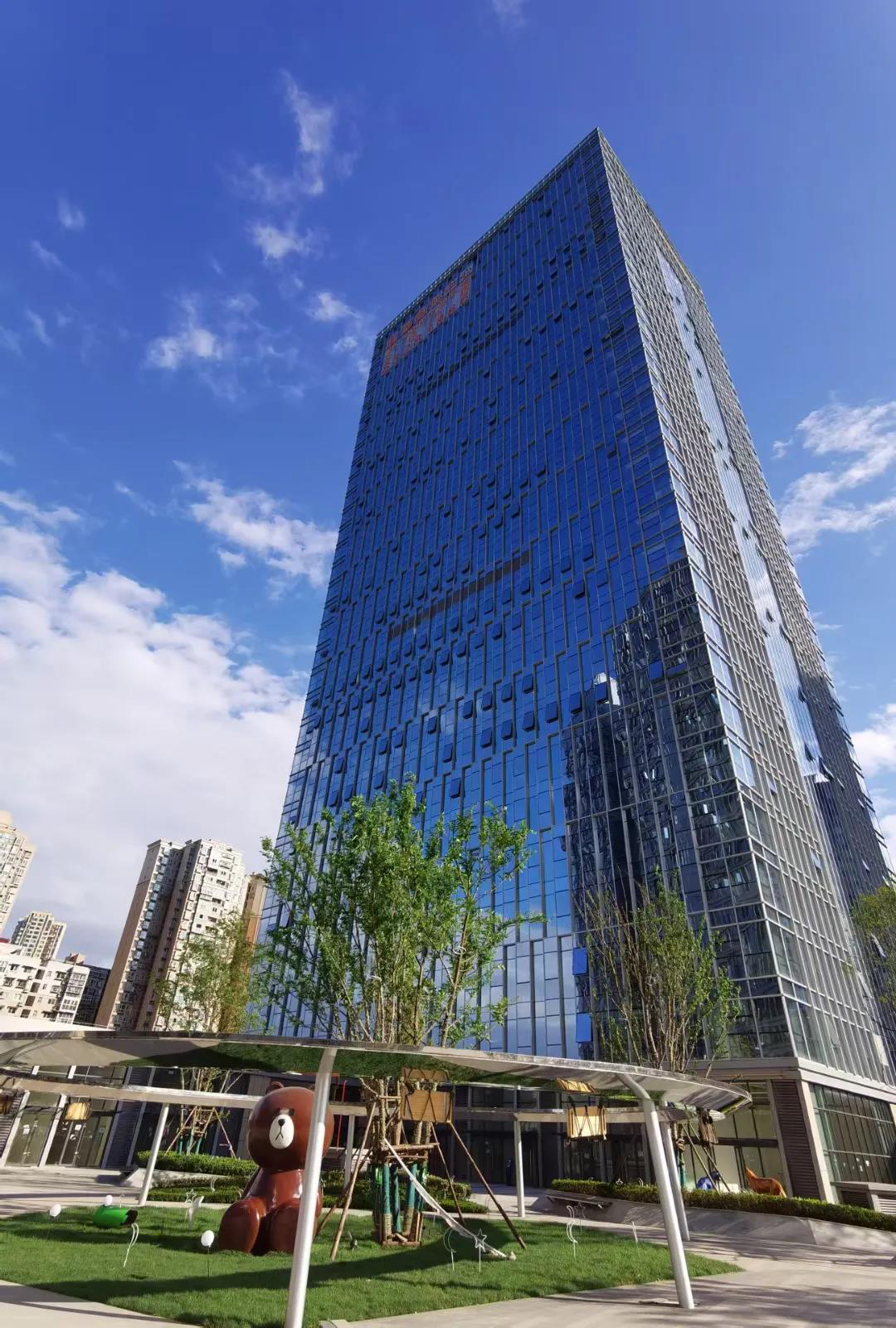 整改后的成华奥园广场迎来首批交付