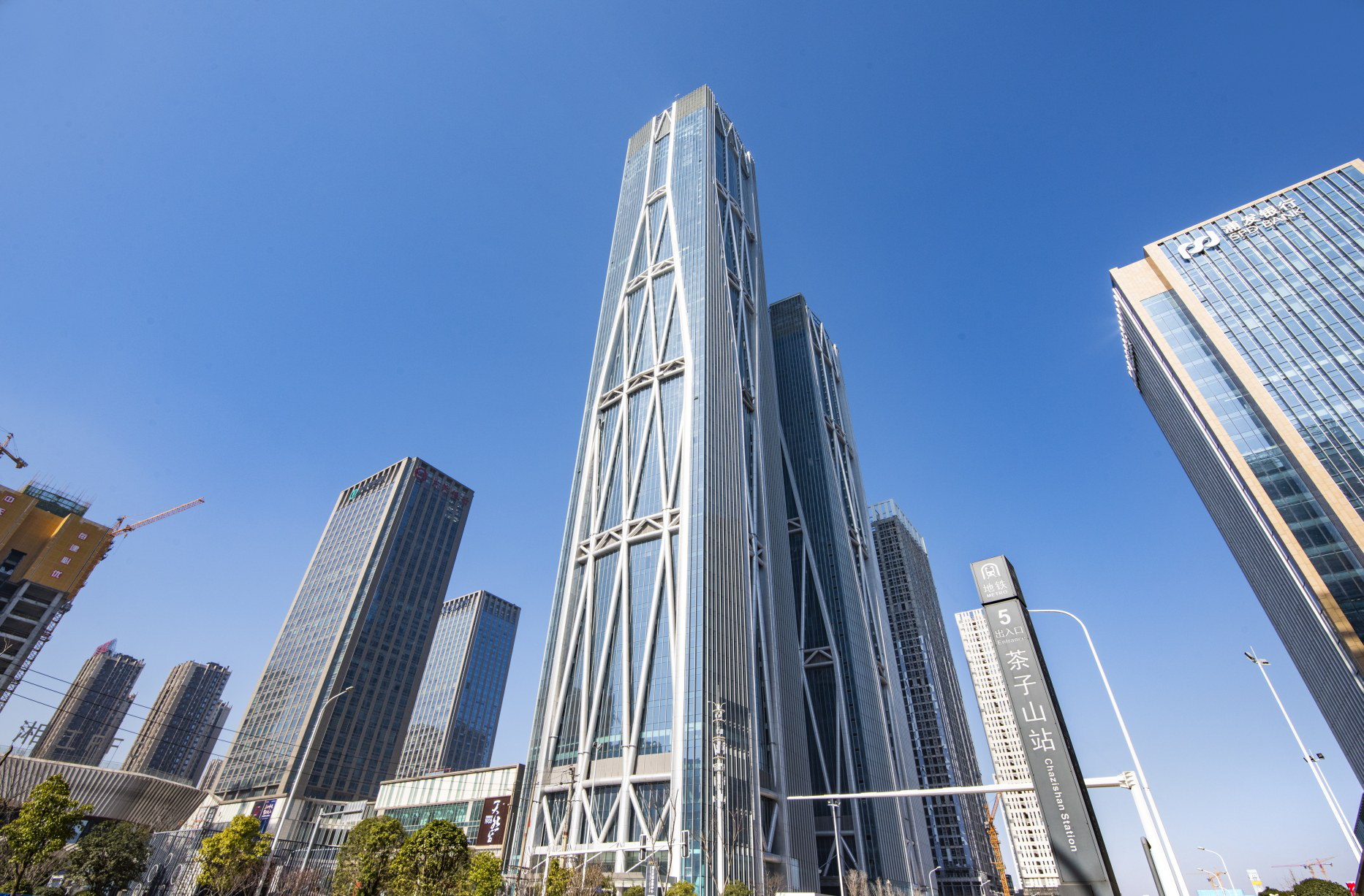 城发恒伟·湘江 ffc 实景图作为"城市美好生活创造者",长沙城发恒伟