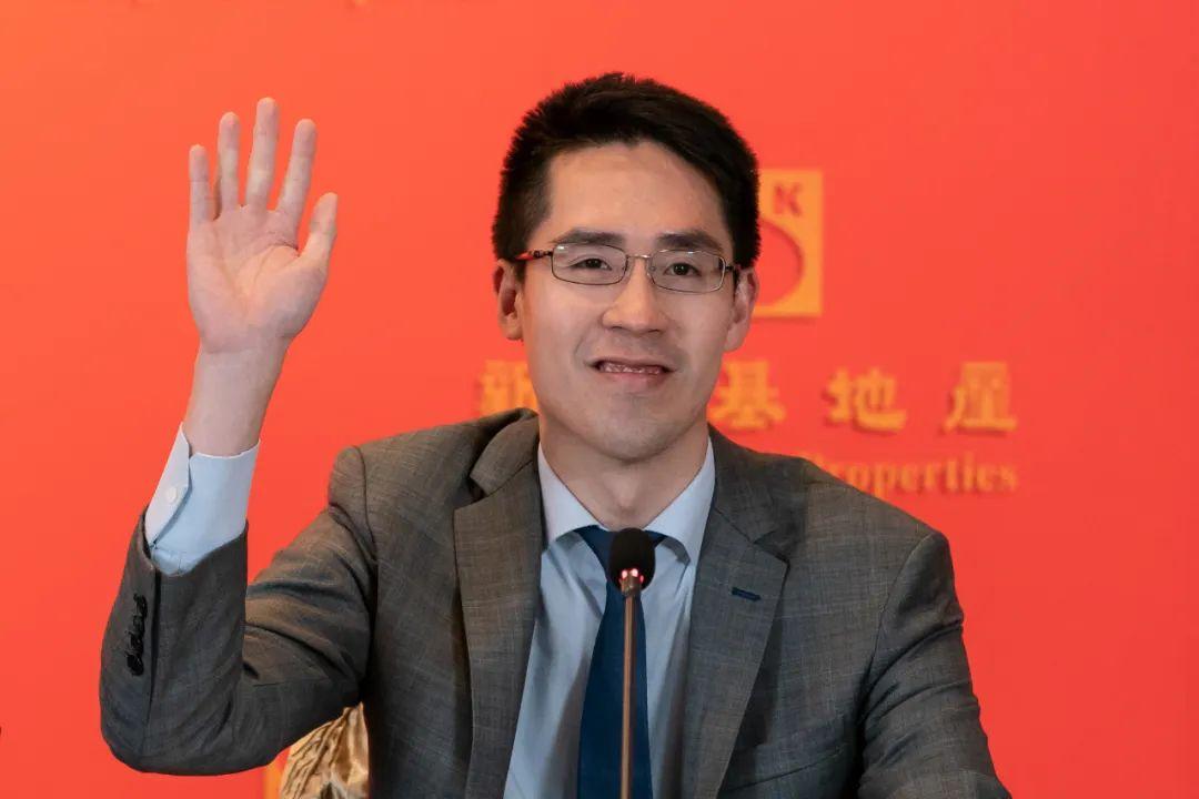 首页>首页轮播>全国政协委员,新鸿基地产执行董事郭基辉.